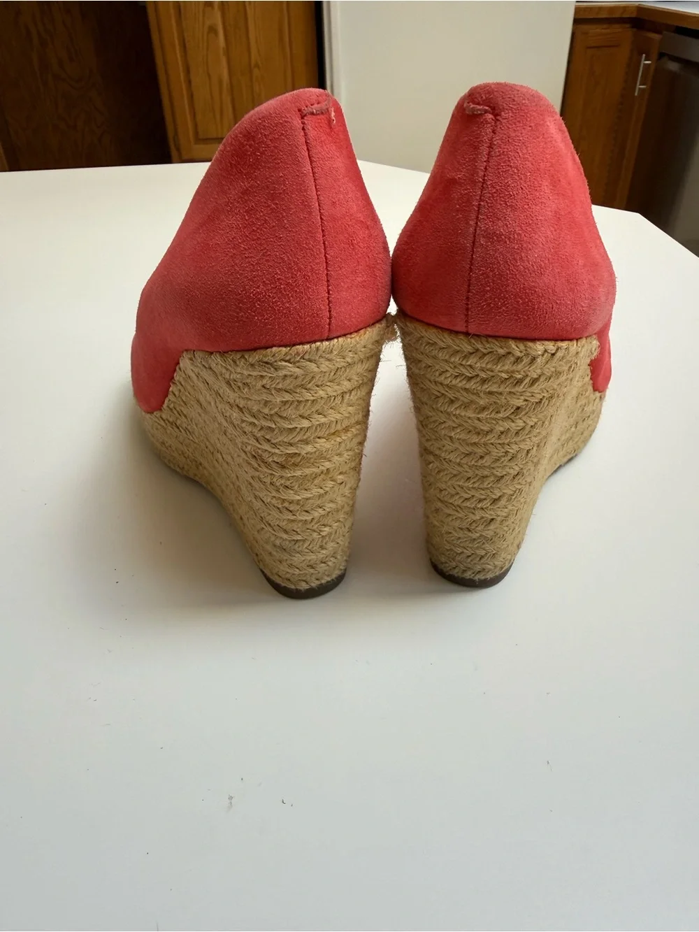 Vince Camuto Coral Suede Peep Toe Espadrille Wedge Heels Size 8M